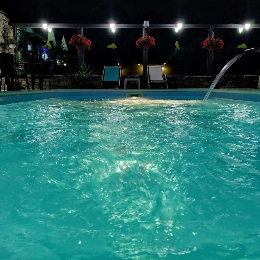 Hotel Vilagora Krushevo Kruševo エクステリア 写真